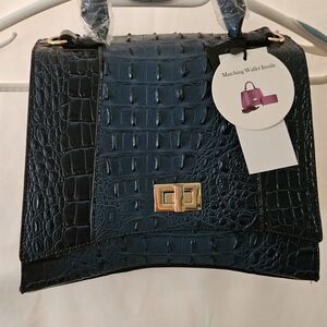 Elegant Black Croc-Embossed Women's Bag